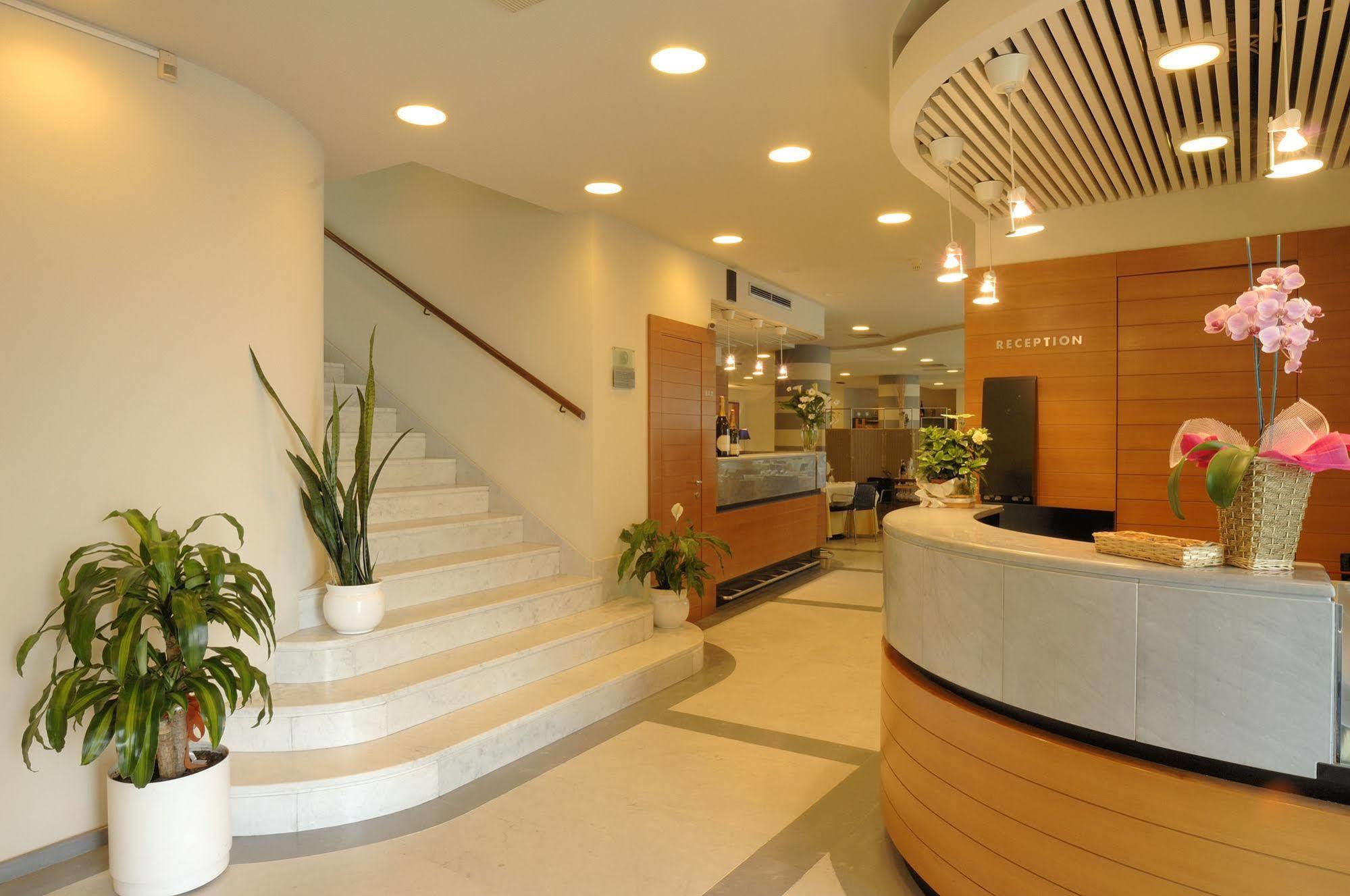 Hotel Le Roi Varazze Εξωτερικό φωτογραφία