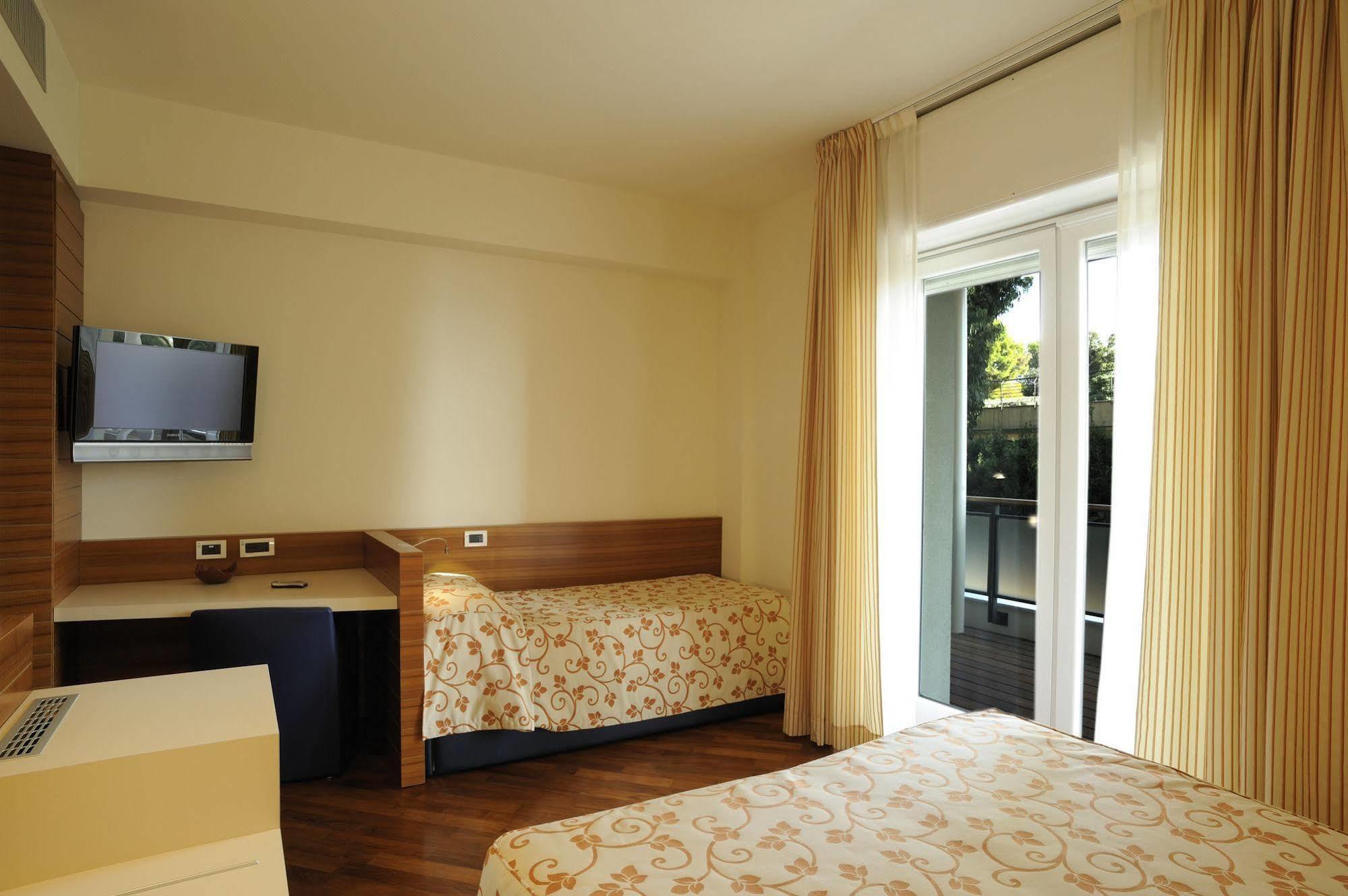 Hotel Le Roi Varazze Εξωτερικό φωτογραφία
